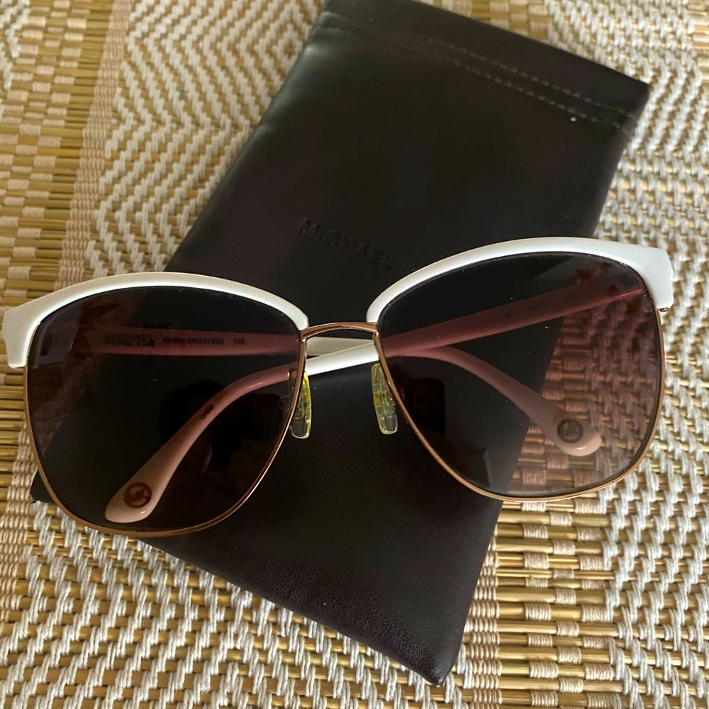 MK sunglasses 😎